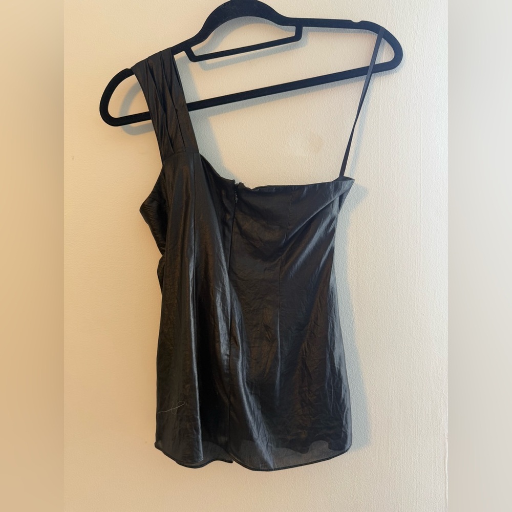 BCBGMaxAzria x Revolve Asymmetrical Draped One-Shoulder Top – Black – Size 0 - Picture 11 of 16